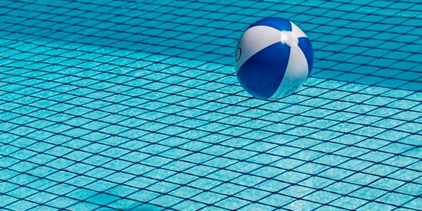 5 formas infalibles de ahorrar en la piscina